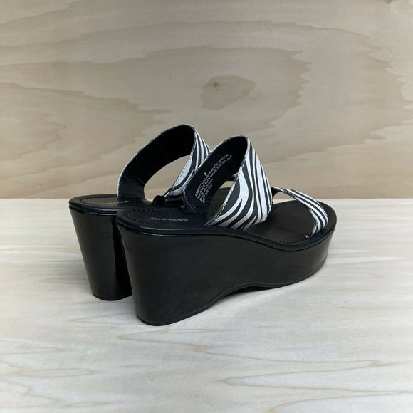 Express Womens Double Strap Slip On Platform Wedge Sandals Black White Sz 8 - Picture 4 of 7